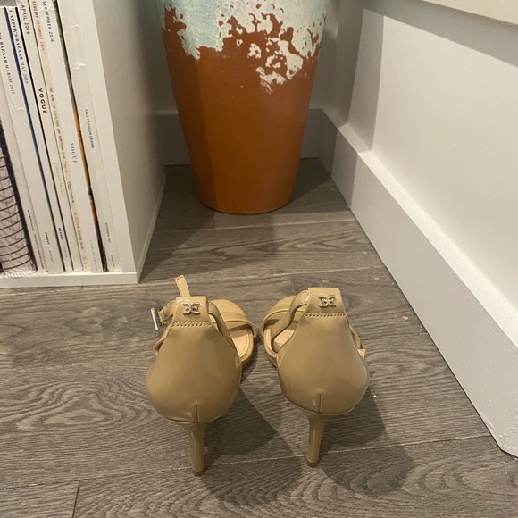 Sam Edelman Tan Pump - Picture 2 of 3